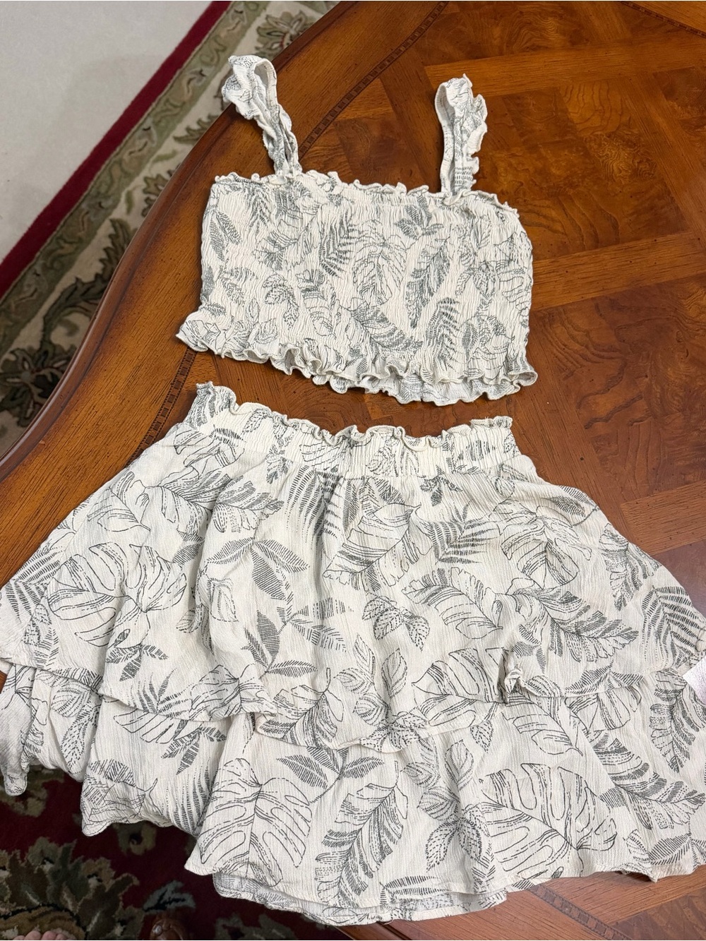 Paper Crane White and Gray Leaf-Print Smocked Crop Top & Tiered Skirt Set sz XS